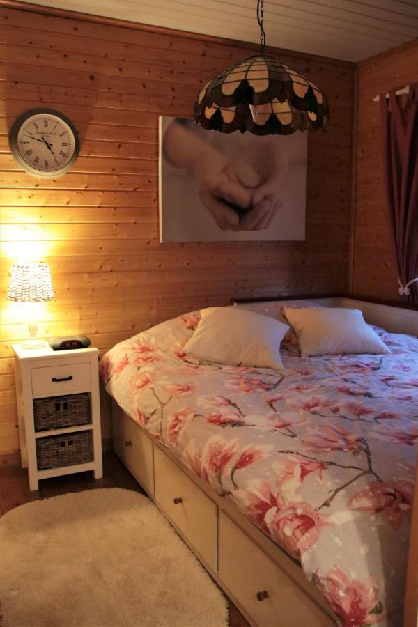 זוטנדאל Charme Chalet מראה חיצוני תמונה